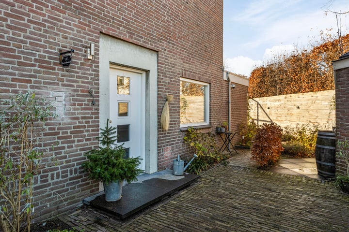 View photo 5 of Lijsterbesstraat 11