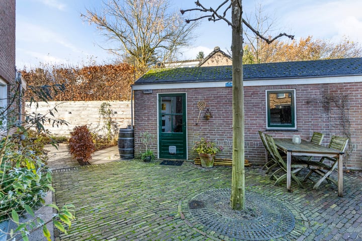 Bekijk foto 37 van Lijsterbesstraat 11