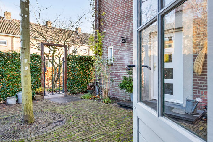 View photo 39 of Lijsterbesstraat 11