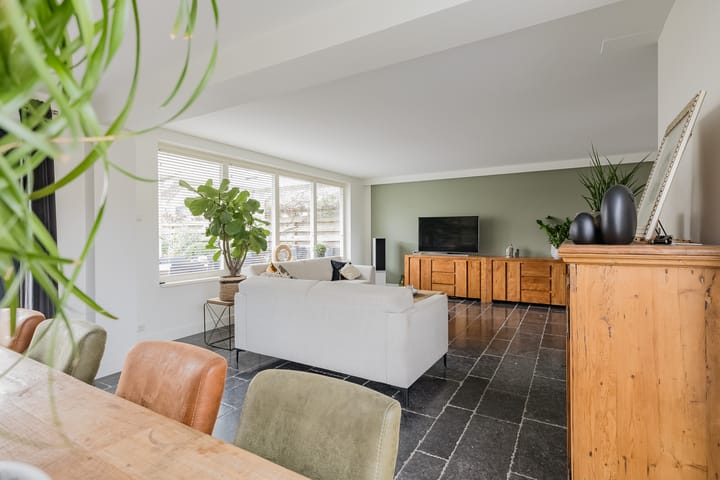 Foto 11 van Anna de Renessestraat 6