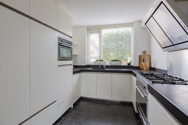 Foto 18 van Anna de Renessestraat 6