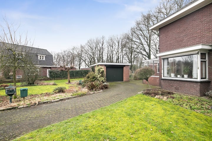 Bekijk foto 19 van Almelosestraat 48