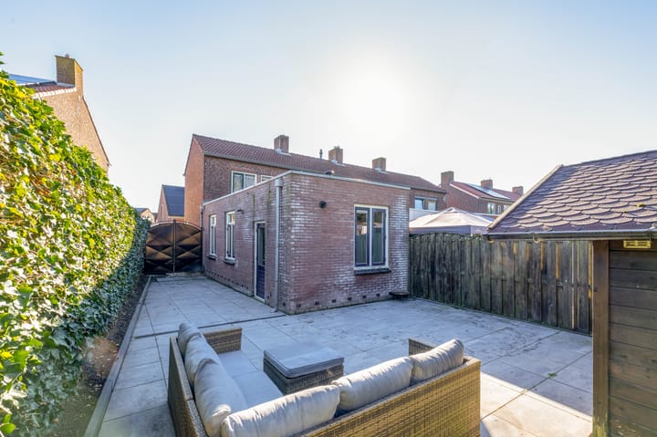 Photo 3 of Julianastraat 12