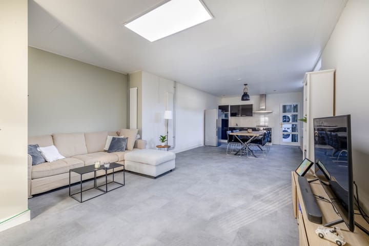 Photo 7 of Julianastraat 12