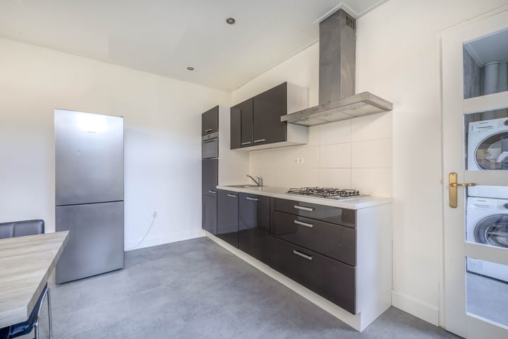 Photo 12 of Julianastraat 12