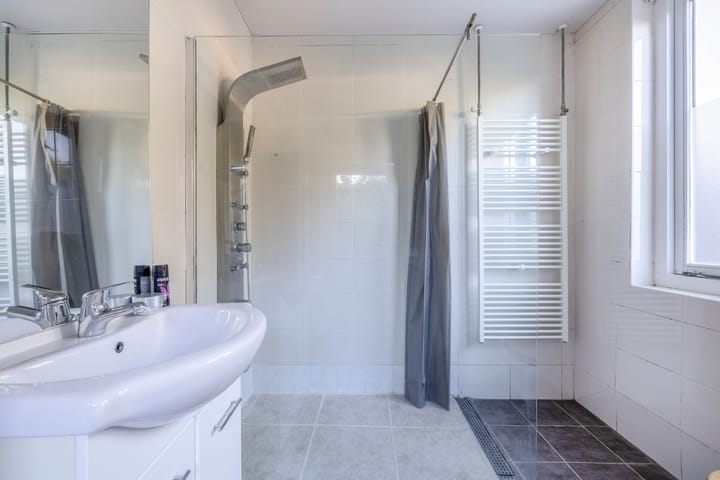 Photo 15 of Julianastraat 12