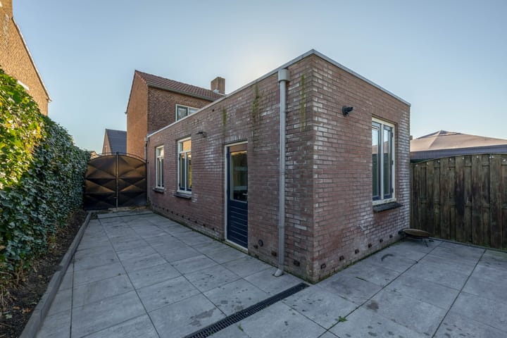 Photo 25 of Julianastraat 12