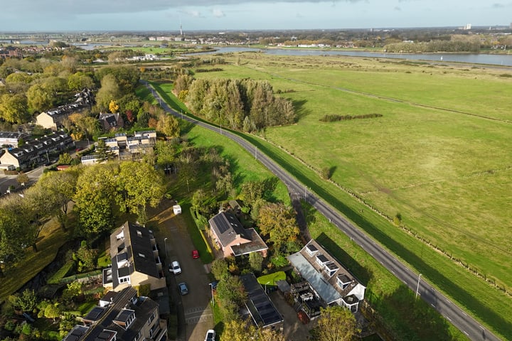 View photo 2 of Lekdijk 15