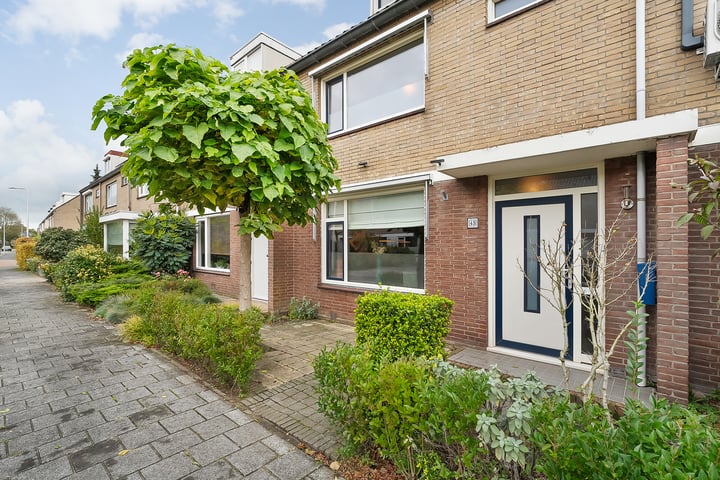 View photo 5 of H Roland Holststraat 45