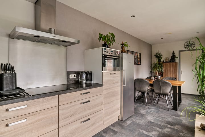 Photo 11 of Hullenweg 9