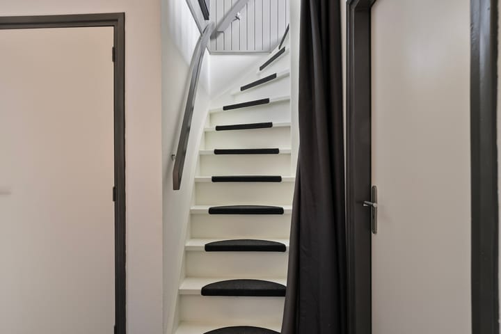 Photo 21 of Hullenweg 9