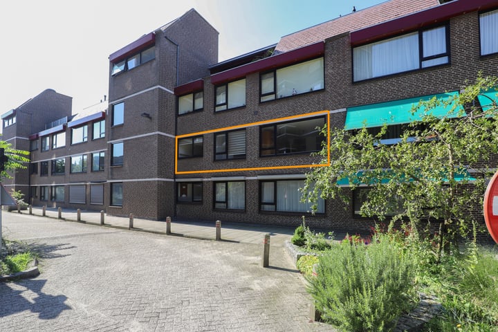 Bekijk foto 2 van Graadt van Roggenstraat 55