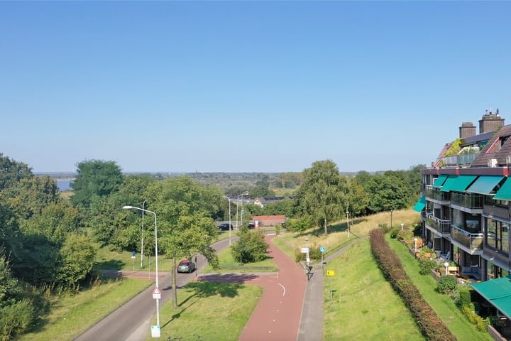 Bekijk foto 40 van Graadt van Roggenstraat 55