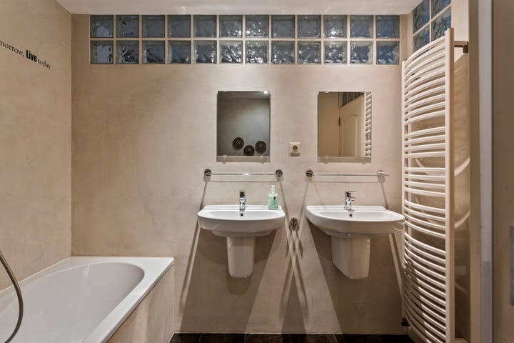 Foto 13 van Limburgstraat 16