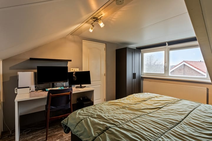 Foto 33 van Limburgstraat 16