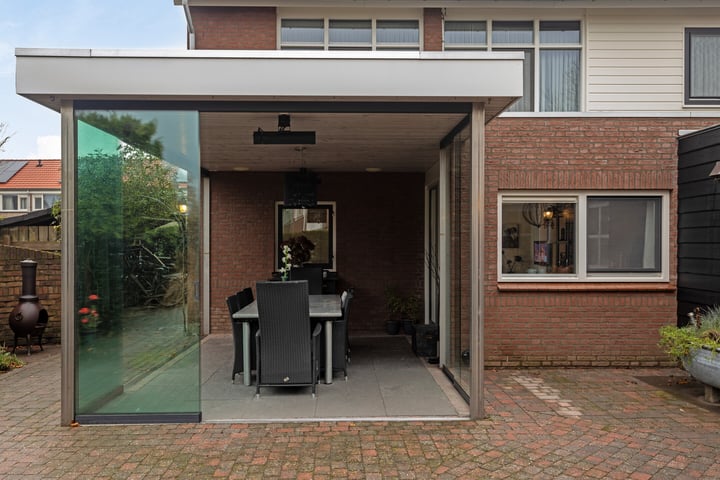 Bekijk foto 34 van Limburgstraat 16