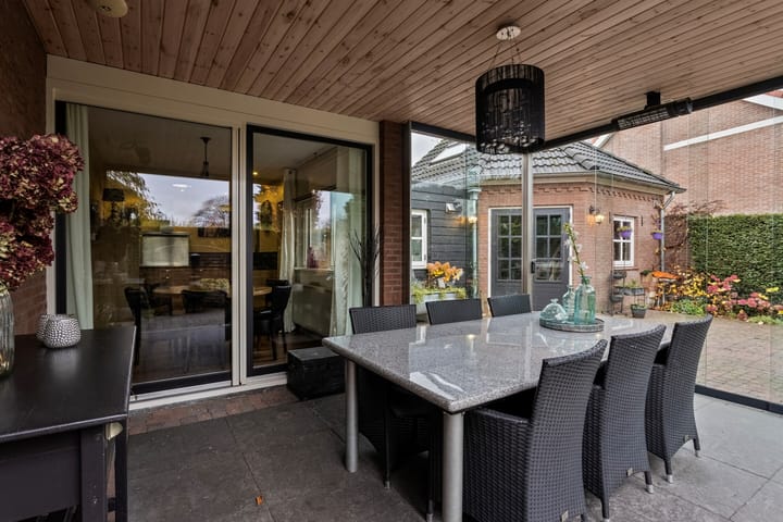 Foto 36 van Limburgstraat 16