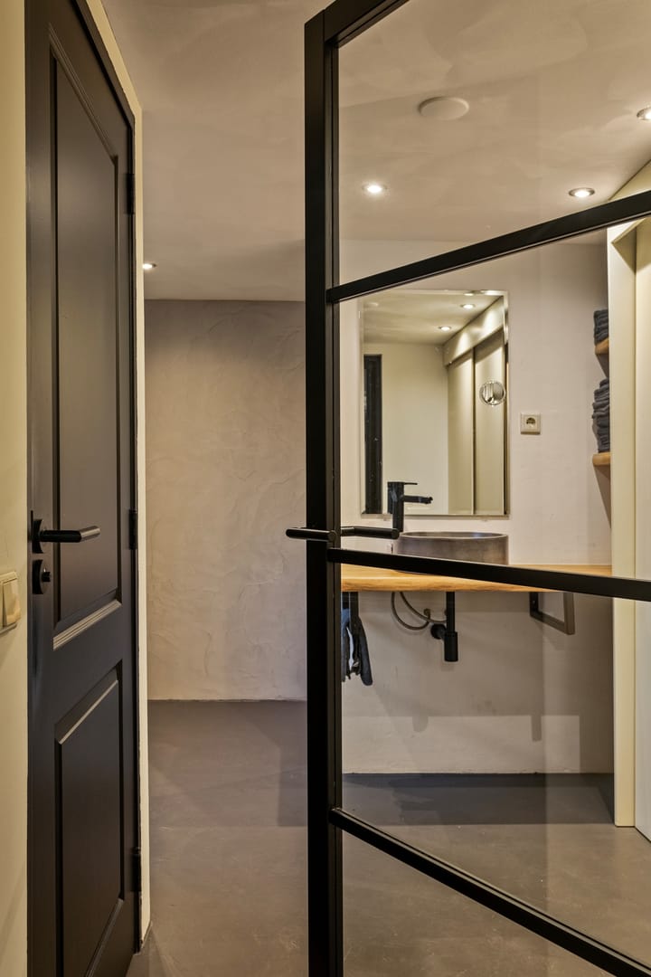 Foto 43 van Limburgstraat 16