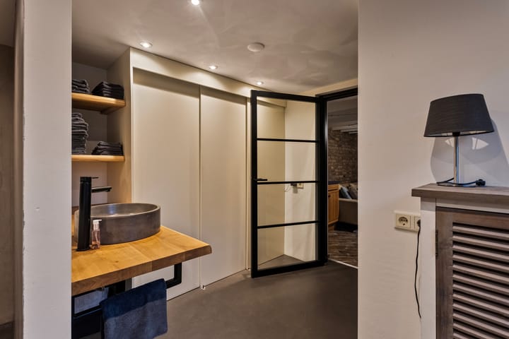 Foto 45 van Limburgstraat 16