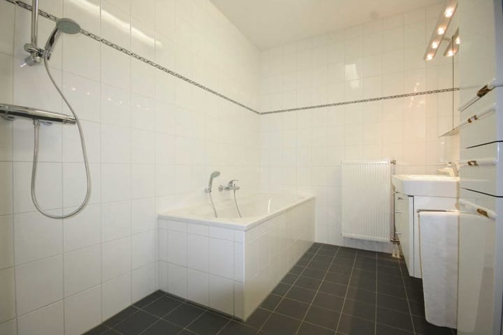 Photo 11 of Raadhuislaan 30