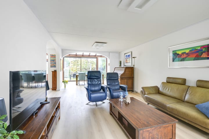 Foto 9 van Valkeniersborch 18