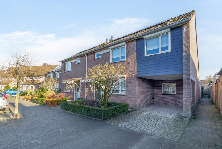 Foto 4 van Bizetstraat 21