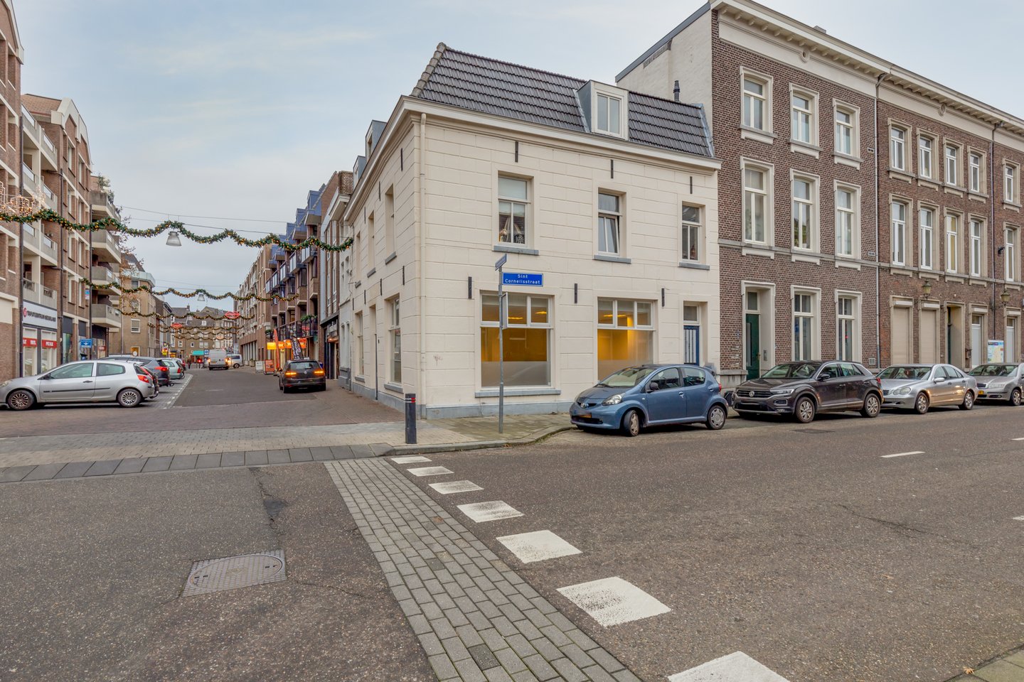 View photo 3 of Kruisherenstraat 19