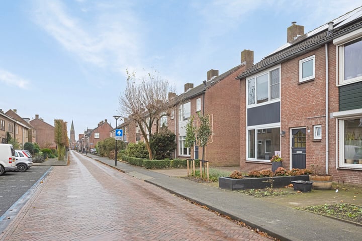 View photo 33 of Kloosterstraat 76