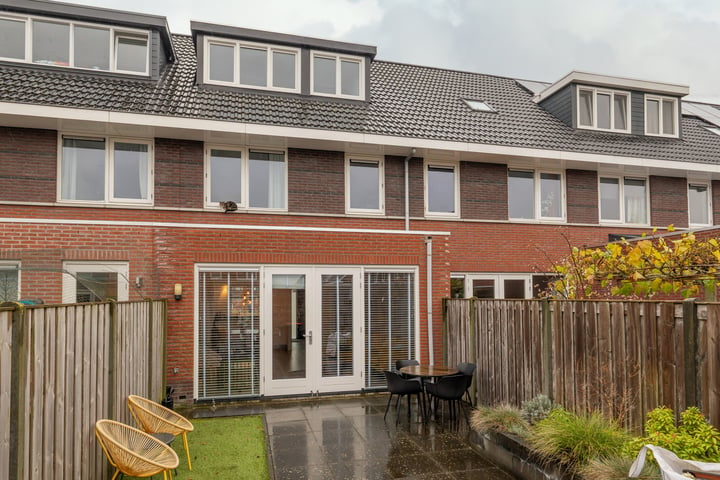 View photo 18 of P. van der Meerschstraat 26