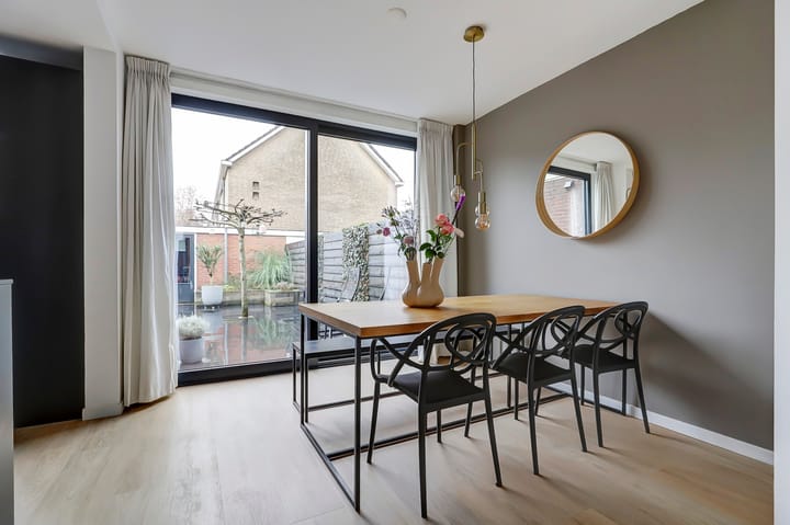 Photo 7 of Mauritsstraat 34