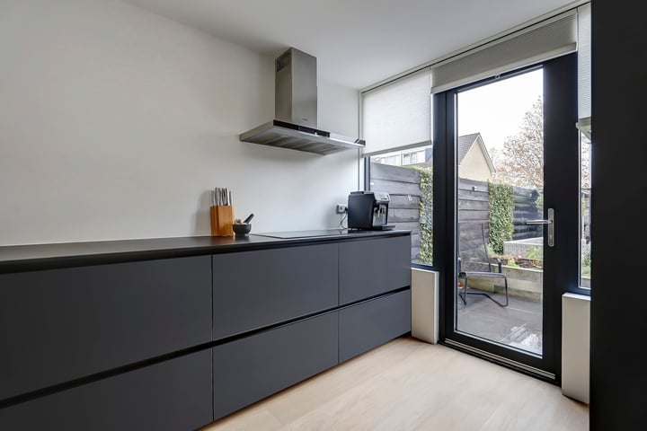 View photo 16 of Mauritsstraat 34