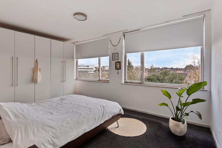 Foto 23 van Burg. van Grunsvenplein 117