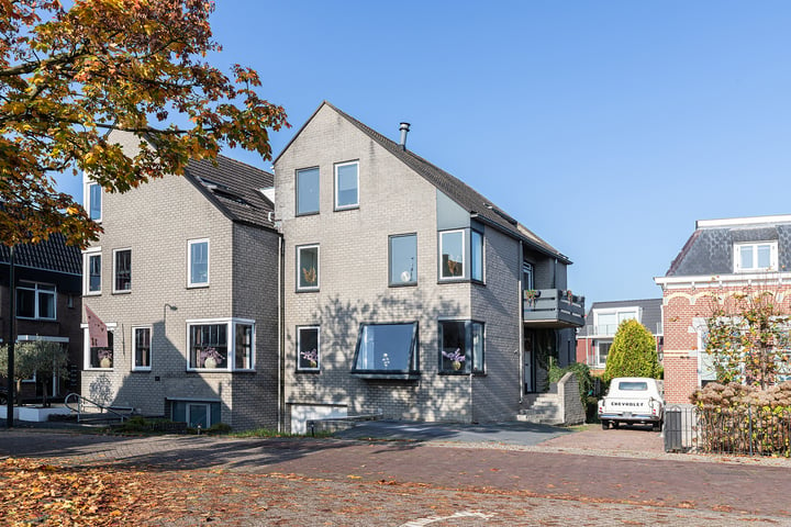 Bekijk foto 1 van Damstraat 38