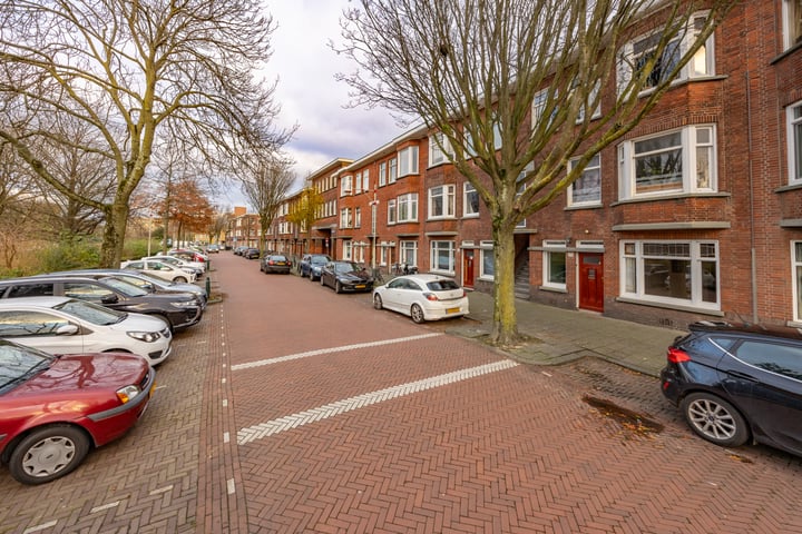 Bekijk foto 32 van Laakkade 255