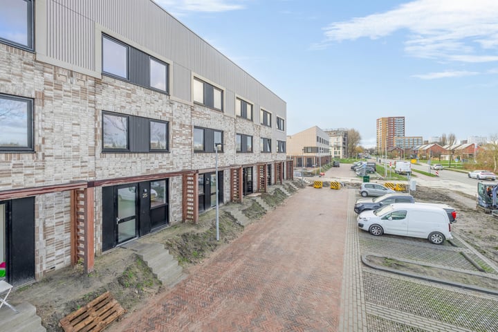 Bekijk foto 32 van Guusje Nederhorststraat 25