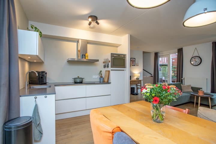 Foto 10 van Van Eesterenstraat 23