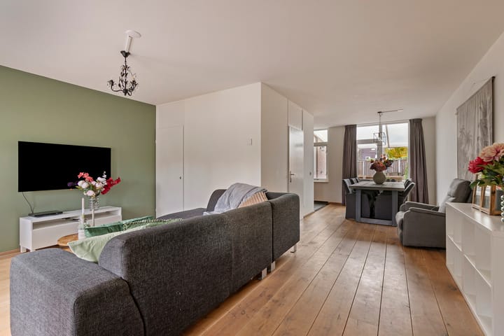 Foto 2 van Korhoender 81