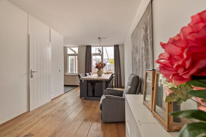 Foto 11 van Korhoender 81