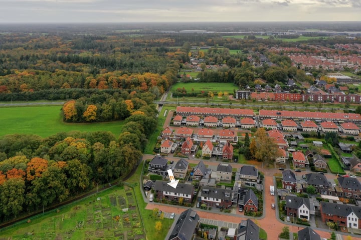 Bekijk foto 3 van Van Lunterenstraat 57