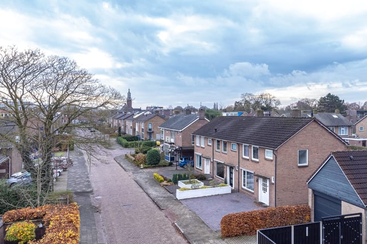 Foto 37 van Herman Bavinckstraat 4