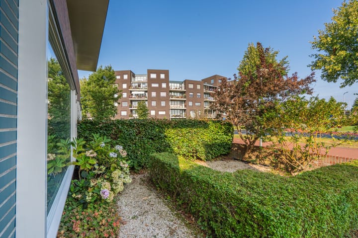 Photo 8 of Caro van Eyckweg 9