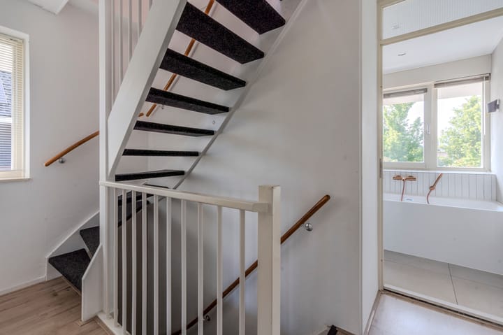 Photo 33 of Caro van Eyckweg 9