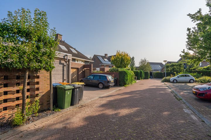 Photo 44 of Caro van Eyckweg 9