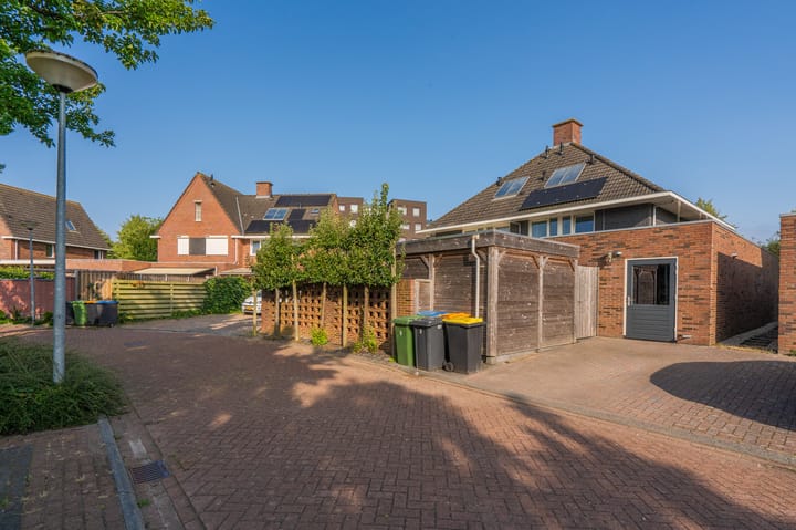 Photo 43 of Caro van Eyckweg 9