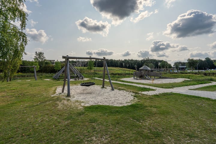 Photo 46 of Caro van Eyckweg 9