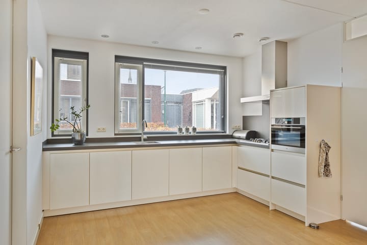 Foto 15 van Burgemeester Breukelstraat 8