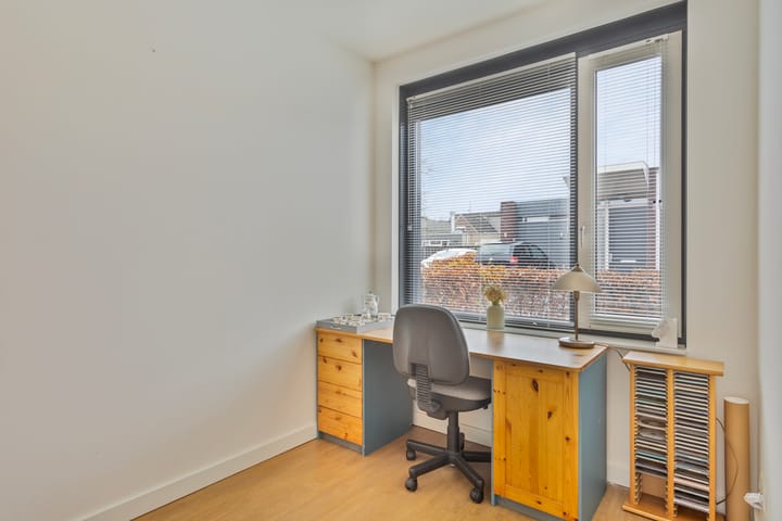 Foto 21 van Burgemeester Breukelstraat 8