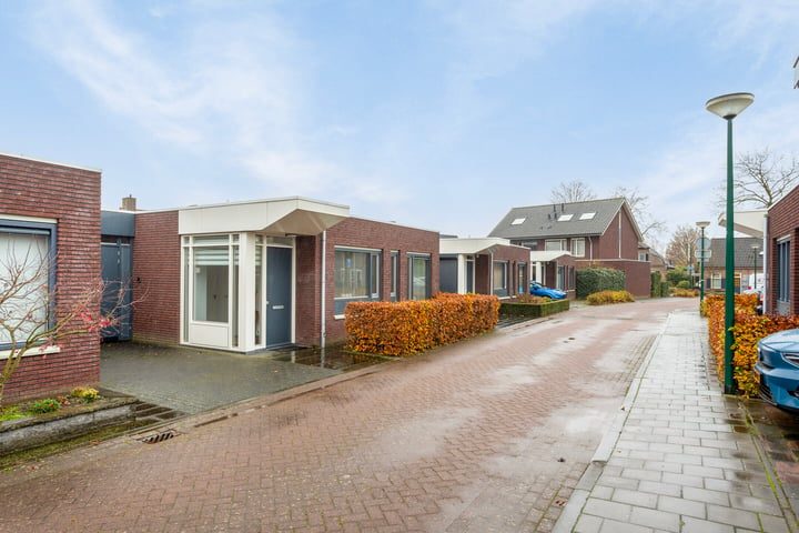 Bekijk foto 31 van Burgemeester Breukelstraat 8