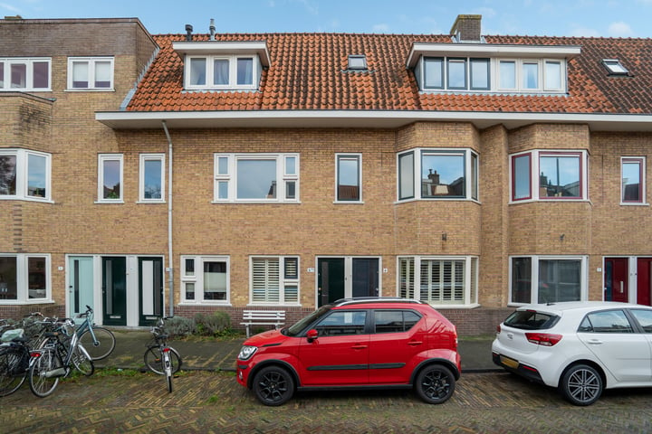 View photo 1 of Alblasstraat 6-BS