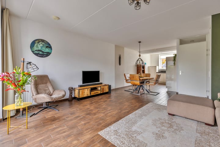 Foto 9 van Menkarstraat 21